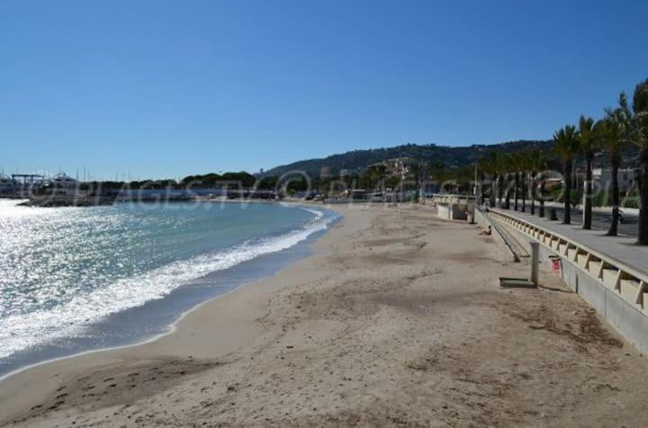 ואלאוריס F1 A 5 Minutes Des Plages Et De La Gare מראה חיצוני תמונה